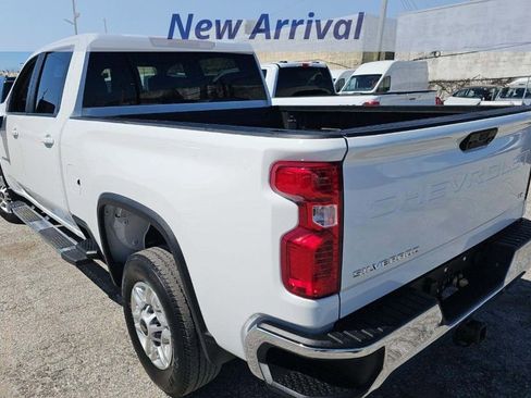 Used 2025 Chevrolet Silverado 2500 LT w/ Convenience Package image 4