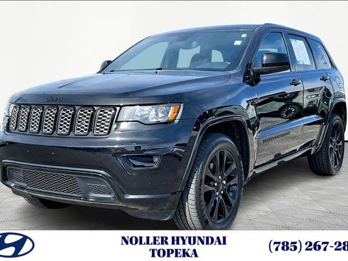 Used 2020 Jeep Grand Cherokee Altitude image 1