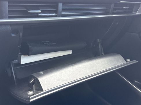 Used 2020 MAZDA MAZDA3 Sedan w/ Select Package image 32