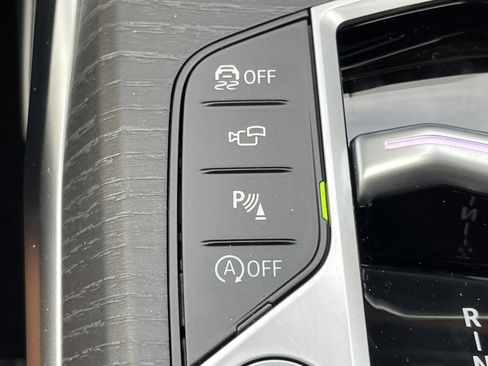 New 2026 BMW 330i Sedan w/ M Sport Package image 10