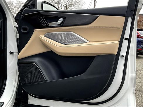 Used 2024 Acura MDX SH-AWD w/ Advance Package image 19