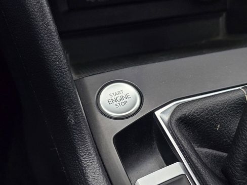 Used 2022 Volkswagen Taos SE image 35