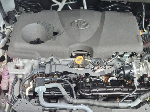 Certified 2023 Toyota Sienna XLE FWD image 23