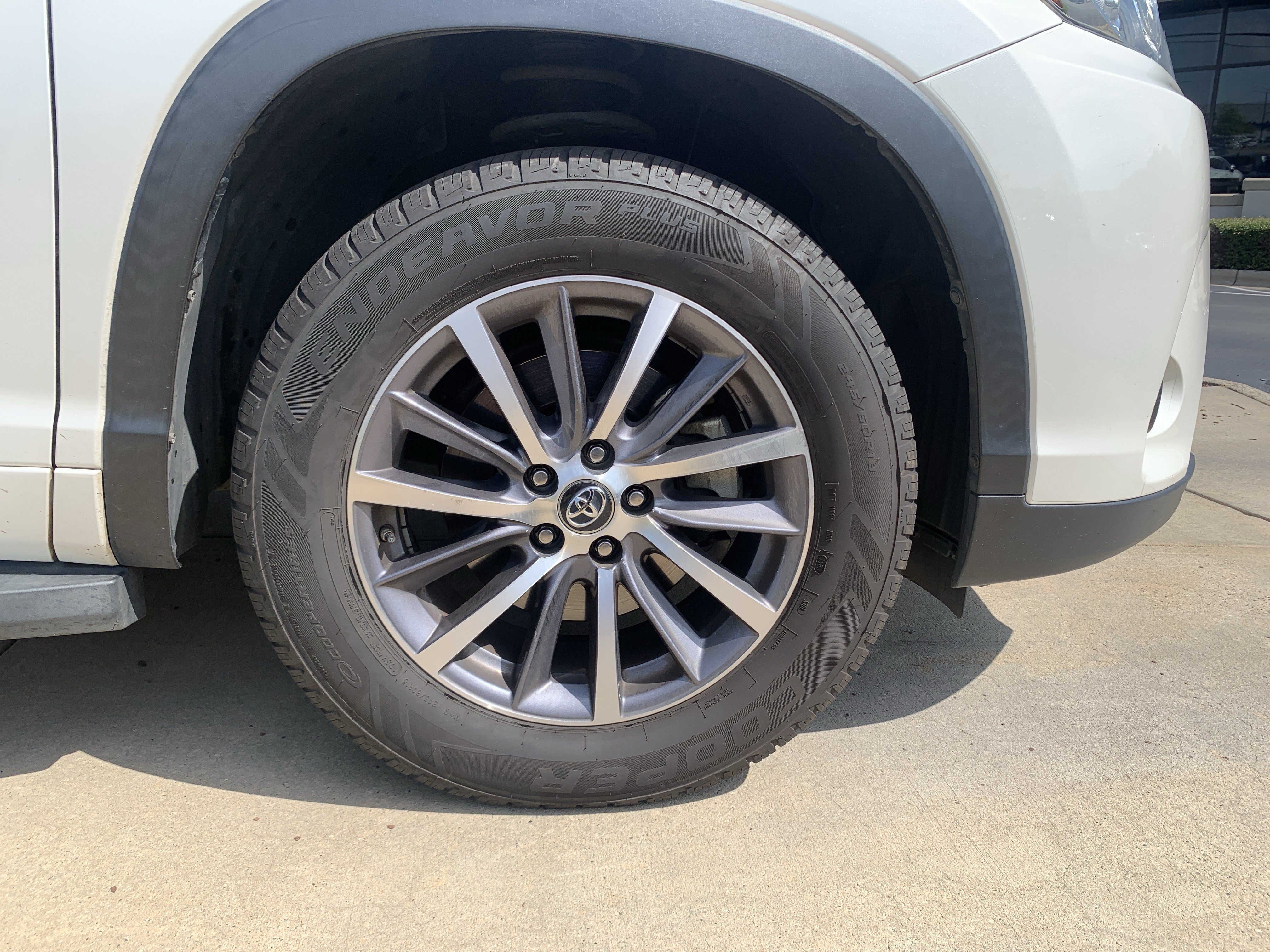 Used 2017 Toyota Highlander XLE FWD image 13