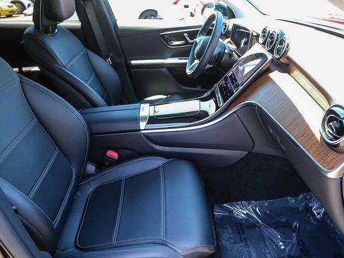 Used 2025 Mercedes-Benz GLC 350e 4MATIC image 14