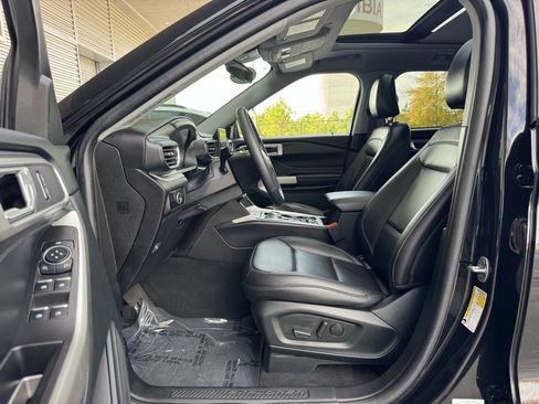 Used 2023 Ford Explorer XLT w/ Equipment Group 202A image 23