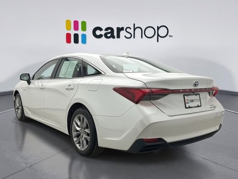 Used 2021 Toyota Avalon XLE image 3