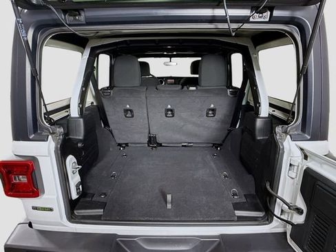 Used 2021 Jeep Wrangler Unlimited Sport image 23