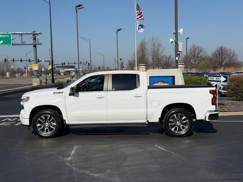 Used 2023 Chevrolet Silverado 1500 RST image 2
