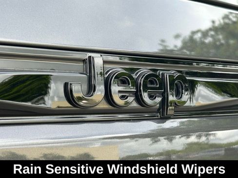 Certified 2024 Jeep Grand Cherokee Altitude image 30