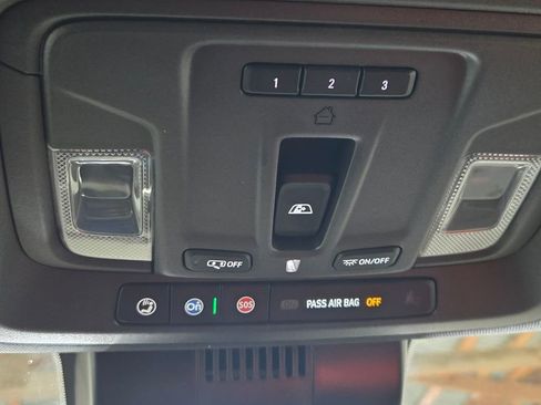 Used 2023 Chevrolet Silverado 1500 High Country w/ Technology Package image 30