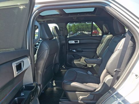 Used 2023 Ford Explorer ST w/ Equipment Group 401A AWD/4WD image 9