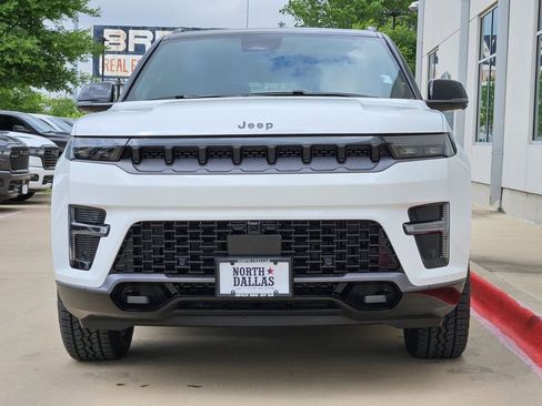 New 2026 Jeep Grand Wagoneer 4WD image 16