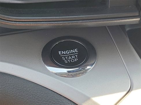 Used 2023 Ford Explorer XLT image 7