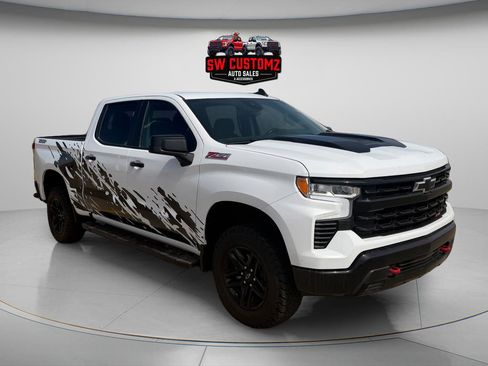 Used 2024 Chevrolet Silverado 1500 LT Trail Boss w/ Protection Package AWD/4WD image 1