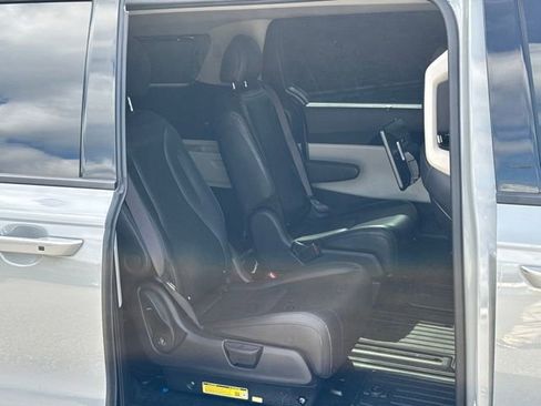Used 2024 Kia Carnival SX FWD image 11