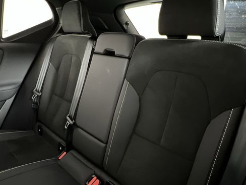 Certified 2025 Volvo XC40 B5 Plus image 23