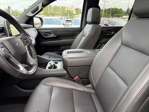 Used 2024 Chevrolet Tahoe Z71 w/ Luxury Package image 5