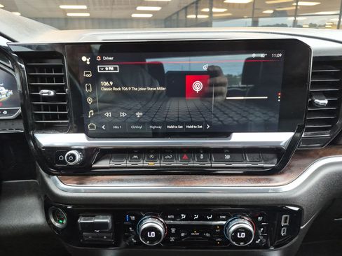 Used 2023 GMC Sierra 1500 SLT w/ SLT Convenience Package AWD/4WD image 39