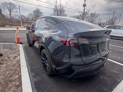 Used 2025 Tesla Model Y Long Range image 3