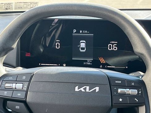 Used 2025 Kia K4 FWD image 39
