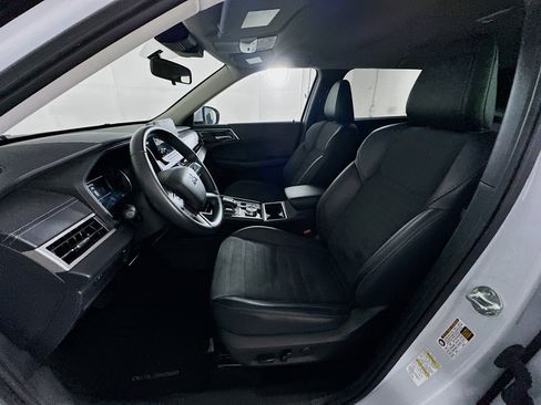 Used 2024 Mitsubishi Outlander SE image 13
