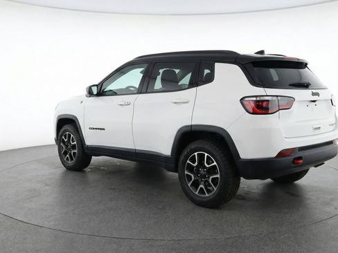 Used 2025 Jeep Compass Trailhawk AWD/4WD image 6