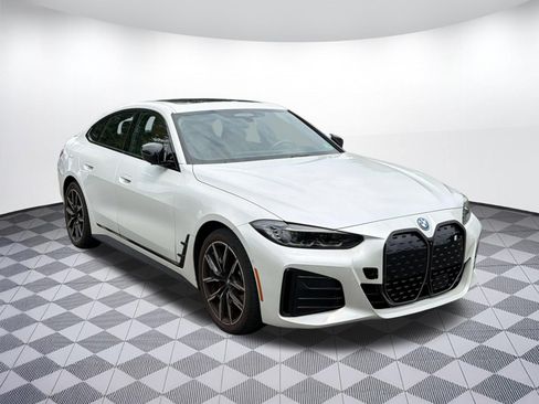 Used 2023 BMW i4 eDrive40 w/ M Sport Package RWD image 3