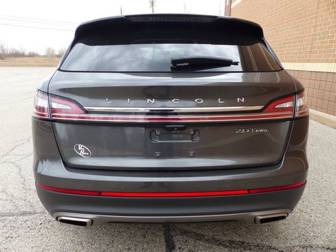 Used 2019 Lincoln Nautilus Premier AWD/4WD image 8