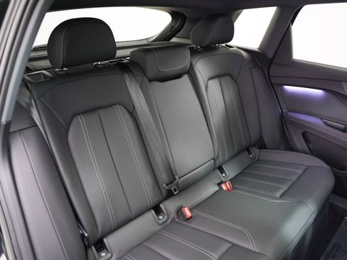 Used 2024 Audi Q4 e-tron Premium Plus image 6