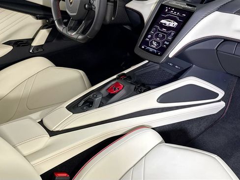 Used 2026 Lamborghini Revuelto AWD/4WD image 18