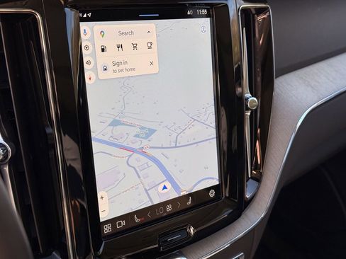 Certified 2025 Volvo XC60 B5 Plus image 21