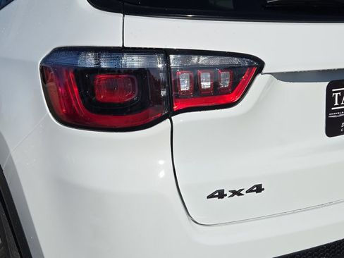 New 2026 Jeep Compass Latitude image 8