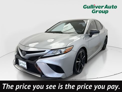 Used 2019 Toyota Camry XSE FWD image 1