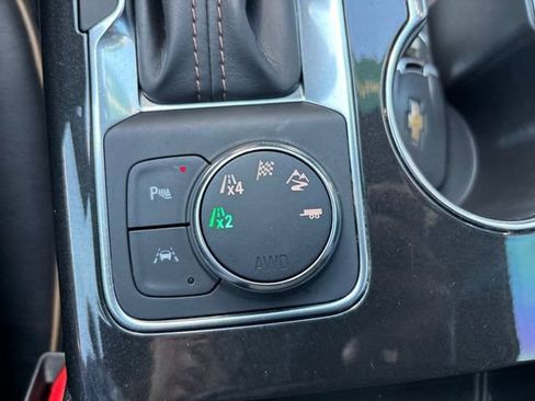 Certified 2019 Chevrolet Blazer Premier w/ Driver Confidence II Package AWD/4WD image 17
