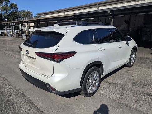 Used 2020 Toyota Highlander Limited FWD image 5