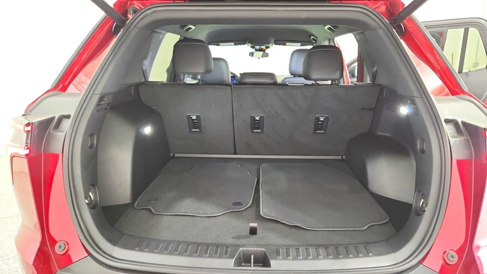 Used 2026 Chevrolet Equinox LT w/ Convenience Package II FWD image 43