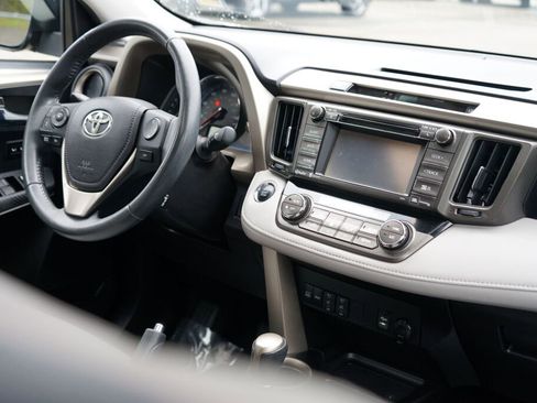 Used 2014 Toyota RAV4 Limited image 22