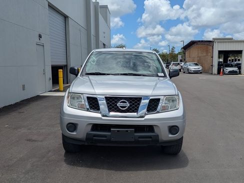 Used 2018 Nissan Frontier SV AWD/4WD image 2