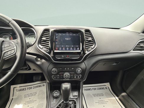 Used 2019 Jeep Cherokee Limited AWD/4WD image 11