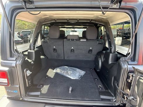 Used 2023 Jeep Wrangler Unlimited w/ Cold Weather Group AWD/4WD image 29