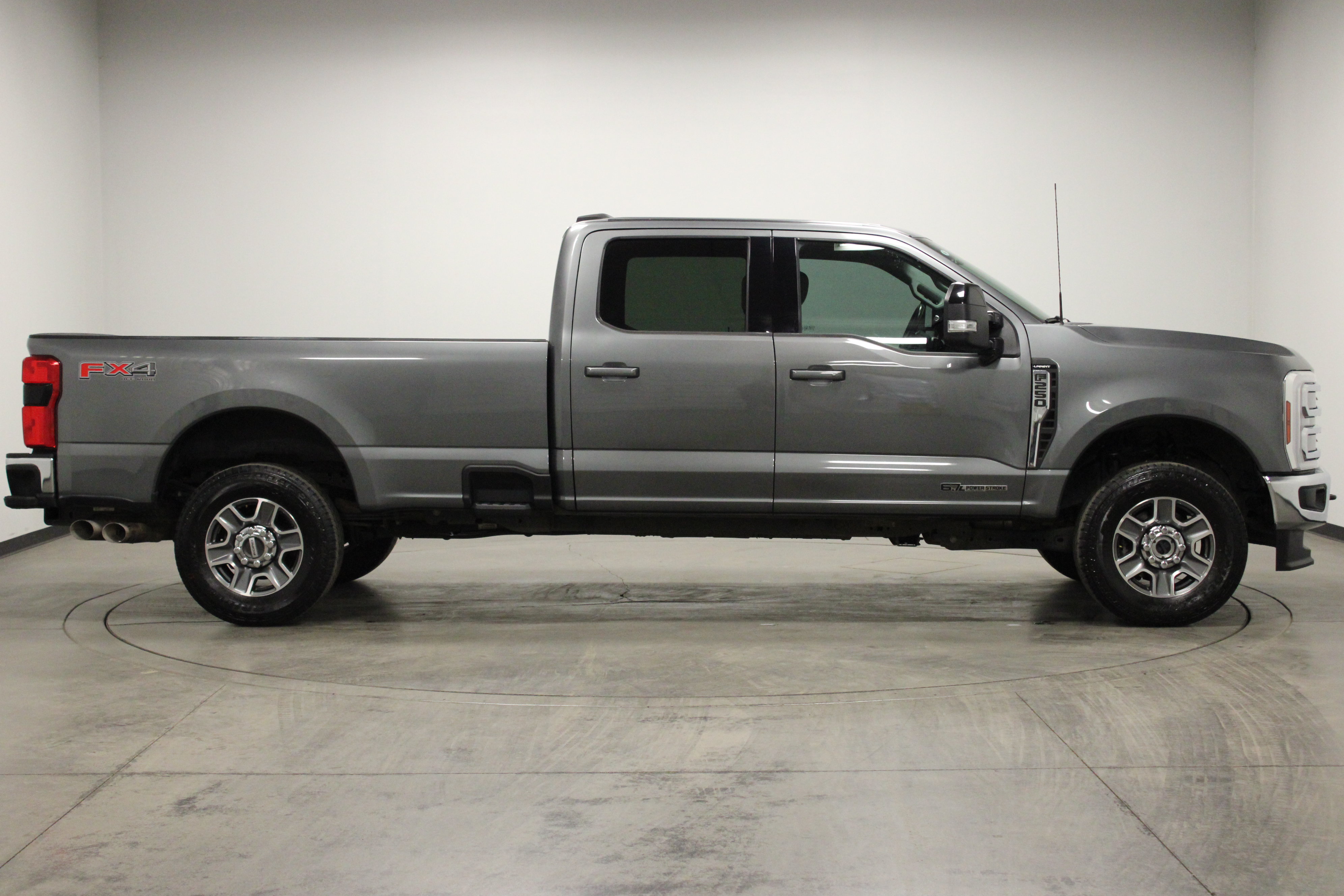 Used 2024 Ford F250 Lariat w/ FX4 Off-Road Package AWD/4WD image 9