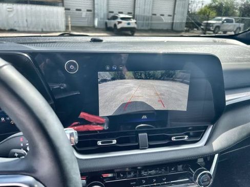 Used 2025 Chevrolet Equinox LT image 14