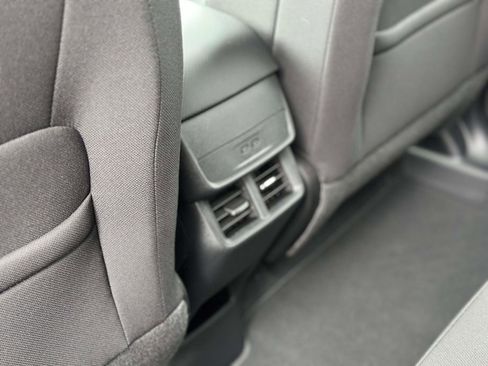 New 2026 Chevrolet Equinox LT image 9