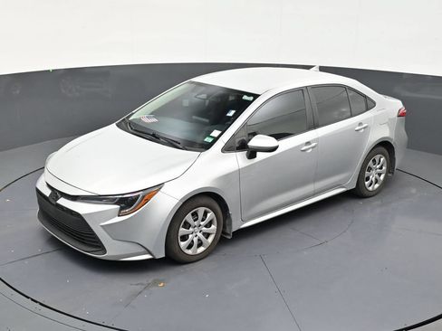 Used 2024 Toyota Corolla LE FWD image 12