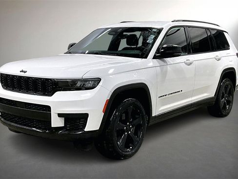 Used 2021 Jeep Grand Cherokee L Laredo image 3