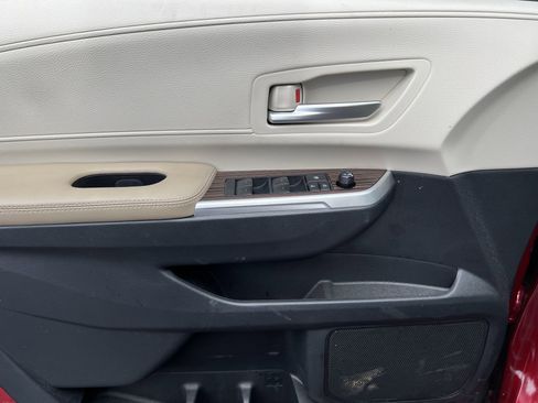 Used 2023 Toyota Sienna XLE image 14