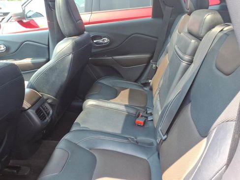 Used 2014 Jeep Cherokee Limited w/ Technology Group AWD/4WD image 8