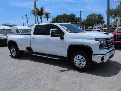 Used 2024 Chevrolet Silverado 3500 LTZ w/ LTZ Plus Package AWD/4WD image 2