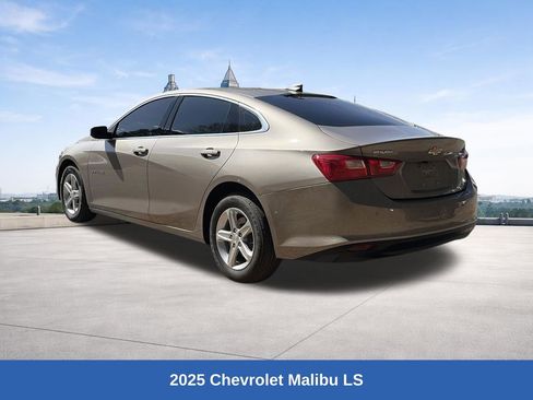Used 2025 Chevrolet Malibu LS image 3